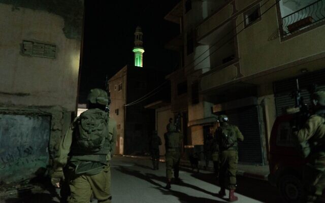 Des troupes israéliennes opèrent en Cisjordanie, au début du 11 janvier 2023. (Crédit : Armée israélienne) Des troupes israéliennes opèrent en Cisjordanie, au début du 11 janvier 2023. (Crédit : Armée israélienne)