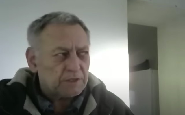 Éric Perroud dans une vidéo YouTube. (Crédit : Éric Perroud / YouTube)