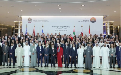 Le comité directeur du Forum du Néguev, à Abou Dhabi, le 9 janvier 2023. (Crédit : Ministère des Affaires étrangères des Émirats arabes unis)
