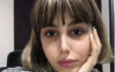 Nazila Maroufian, une journaliste basée à Téhéran, arrêtée après avoir interviewé le père de Mahsa Amini, le 3 novembre 2022. (Crédit : Twitter)