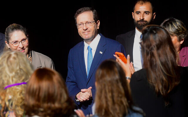 Le président Isaac Herzog lors de la conférence Ashmoret à Tel Aviv, le 24 janvier 2023. (Crédit :  Avshalom Sassoni/Flash90)