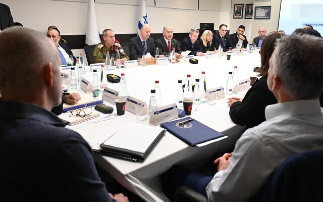 Le Premier ministre Benjamin Netanyahu réunit le cabinet de sécurité après deux attaques terroristes à Jérusalem, le 28 janvier 2023. (Crédit : Haim Zach / GPO) Le Premier ministre Benjamin Netanyahu réunit le cabinet de sécurité après deux attaques terroristes à Jérusalem, le 28 janvier 2023. (Crédit : Haim Zach / GPO)
