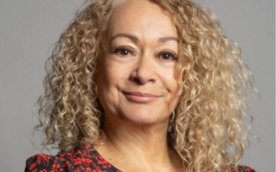 La députée Labour, Kim Johnson. (Crédit : David Woolfall- Wikimedia commons CC BY 3.0)