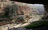 Une vue du ruisseau Wadi Qelt, dans le désert de Judée en Cisjordanie, le 24 janvier 2015. (Crédit : Yossi Zamir/Flash90)
