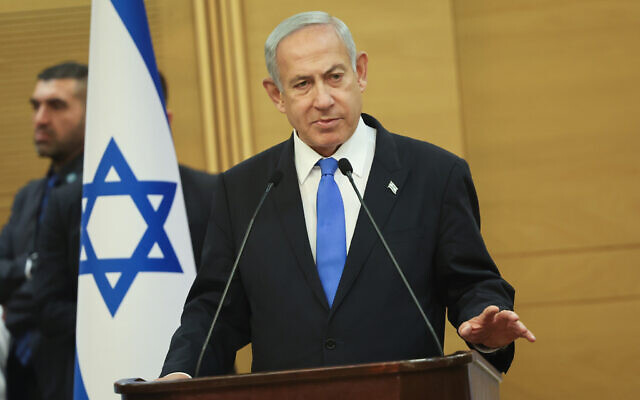 Le Premier ministre Benjamin Netanyahu dirigeant une réunion de son parti, le Likud, à la Knesset, à Jérusalem, le 16 janvier 2023. (Crédit : Yonatan Sindel/Flash90) Le Premier ministre Benjamin Netanyahu dirigeant une réunion de son parti, le Likud, à la Knesset, à Jérusalem, le 16 janvier 2023. (Crédit : Yonatan Sindel/Flash90)