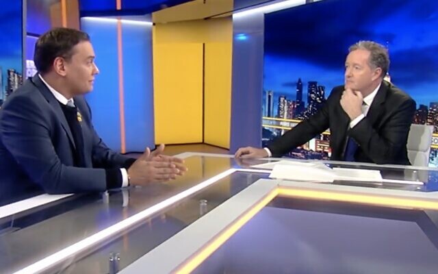 George Santos, membre du congrès américain, à gauche, est interviewé par Piers Morgan, un entretien diffusé le 20 février 2023. (Capture d'écran/Twitter; Used in accordance with Clause 27a of the Copyright Law)