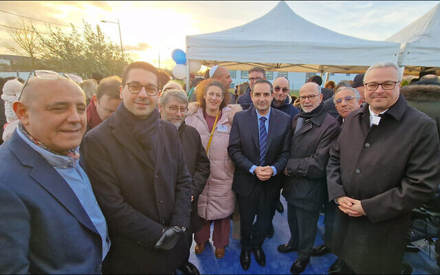 Cérémonie de pose de la première pierre de la future synagogue de Bussy-Saint-Georges. (Crédit : Consistoire de France)