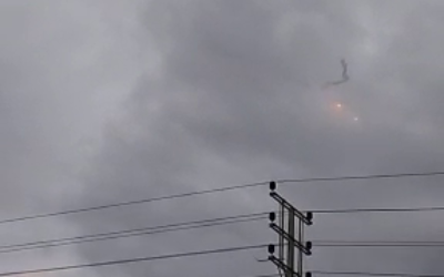 Un missile intercepteur du Dôme de fer intercepte une roquette lancée depuis la bande de Gaza dans le ciel de Sdérot, dans le sud du pays, le 1er février 2023. (Capture d'écran : Used in accordance with Clause 27a of the Copyright Law)