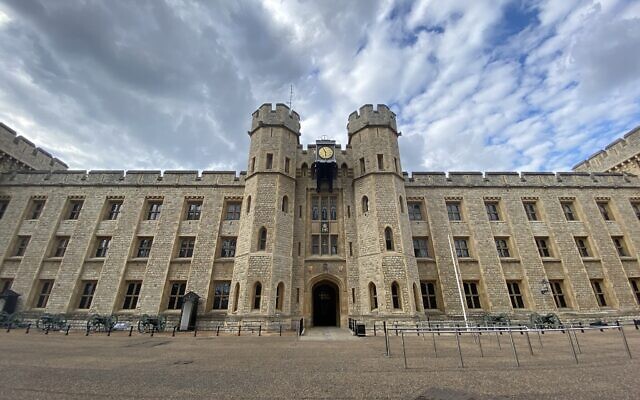 Une photographie de la Jewel House à la Tour de Londres, où sont conservés les joyaux de la couronne. (Crédit : © Historic Royal Palaces)