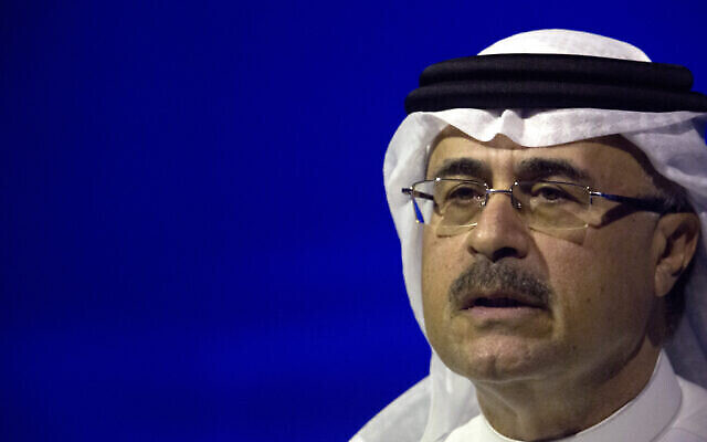 Amin Nasser, le président directeur-général du géant pétrolier public Saudi Aramco, s'exprimant lors du Congrès mondial de l'énergie, à Abou Dhabi, aux Émirats arabes unis, le 10 septembre 2019. (Crédit : Jon Gambrell/AP)