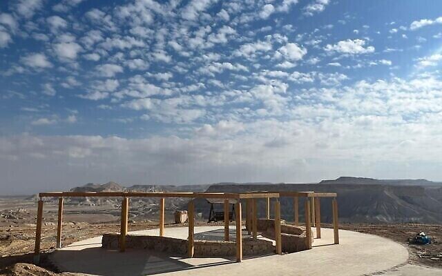 Vue du sentier de randonnée David Ben-Gurion, à Sde Boker, en février 2023. (Crédit : Dead Sea Preservation Government Company) Vue du sentier de randonnée David Ben-Gurion, à Sde Boker, en février 2023. (Crédit : Dead Sea Preservation Government Company)