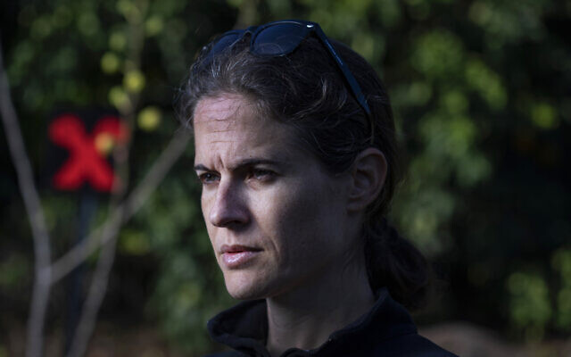 Shikma Bressler, physicienne et co-fondatrice du mouvement de protestation "Drapeaux noirs". (Crédit : Eldad Rafaeli, Photoactive)
