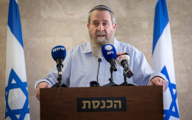 Le chef du parti Noam, Avi Maoz, s’exprimant lors d’une réunion de faction à la Knesset à Jérusalem, le 12 décembre 2022. (Crédit : Yonatan Sindel/Flash90)