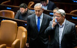Le Premier ministre Benjamin Netanyahu avec le ministre de la Sécurité nationale Itamar Ben Gvir, à la Knesset, à Jérusalem, le 6 mars 2023. (Crédit : Yonatan Sindel/Flash90)