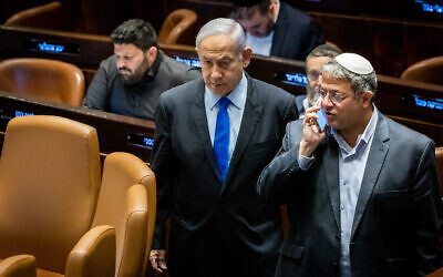Le Premier ministre Benjamin Netanyahu avec le ministre de la Sécurité nationale Itamar Ben Gvir, à la Knesset, à Jérusalem, le 6 mars 2023. (Crédit : Yonatan Sindel/Flash90)