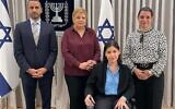 La délégation de Yesh Atid aux négociations de compromis sur la réforme du système judiciaire, à la résidence présidentielle, le 28 mars 2023. (Autorisation)