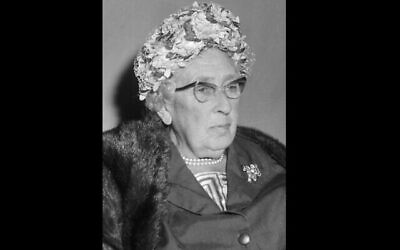 Agatha Christie, en 1964. (Crédit : Joop van Bilsen/Anefo/Wikimedia Commons via JTA)
