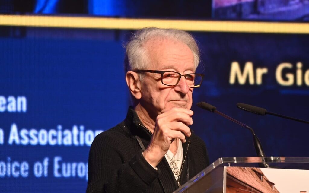 Le survivant de la Shoah et influenceur sur TikTok Gidon Lev lors d'un sommet de l'Association juive européenne à Prague, au mois de janvier 2023. (Autorisation)