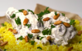Une illustration du plat jordanien Mansaf (Crédit : capture d'écran YouTube)