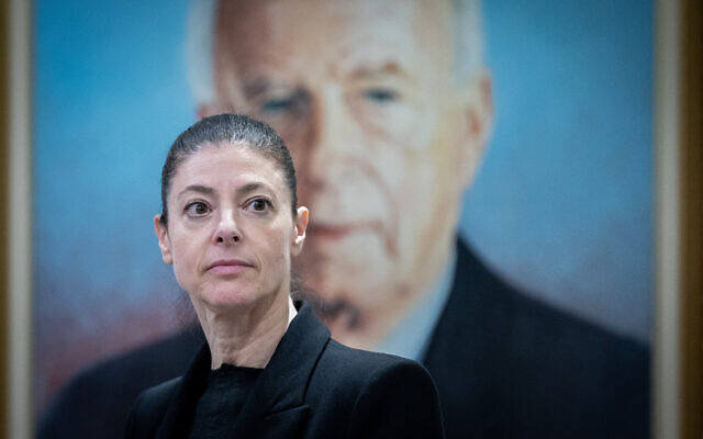 La cheffe du parti Avoda Merav Michaeli lors d'une réunion de faction à la Knesset, le 2 janvier 2023. (Crédit : Yonatan Sindel/Flash90) La cheffe du parti Avoda Merav Michaeli lors d'une réunion de faction à la Knesset, le 2 janvier 2023. (Crédit : Yonatan Sindel/Flash90)