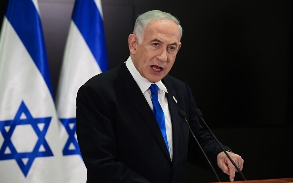 Le Premier ministre Benjamin Netanyahu tenant une conférence de presse au ministère de la Défense, à Tel Aviv, le 10 avril 2023. (Crédit : Tomer Neuberg/Flash90) Le Premier ministre Benjamin Netanyahu tenant une conférence de presse au ministère de la Défense, à Tel Aviv, le 10 avril 2023. (Crédit : Tomer Neuberg/Flash90)