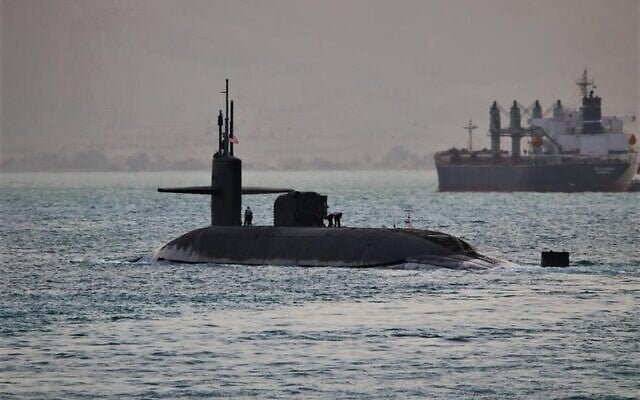 Cette photo publiée par l'US Navy montre l'USS Florida, un sous-marin lanceur de missiles guidés capable de transporter jusqu'à 154 missiles Tomahawk. (Crédit : US Navy via AP) Cette photo publiée par l'US Navy montre l'USS Florida, un sous-marin lanceur de missiles guidés capable de transporter jusqu'à 154 missiles Tomahawk. (Crédit : US Navy via AP)