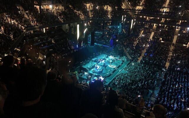 Voici à quoi ressemble une place à 334 dollars pour voir Bruce Springsteen. Cela vaut chaque centime, à Brooklyn, à New York, 3 avril 2023. (Crédit : Jordan Hoffman)