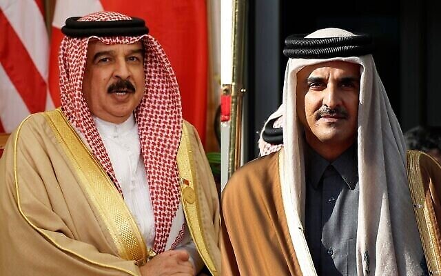 Un montage de photos d'archives montre le roi de Bahreïn Hamad bin Isa Al Khalifa (à gauche) et l'émir du Qatar, le cheikh Tamim bin Hamad Al Thani. (Crédit : AP Photo/Evan Vucci et Hussein Malla) Un montage de photos d'archives montre le roi de Bahreïn Hamad bin Isa Al Khalifa (à gauche) et l'émir du Qatar, le cheikh Tamim bin Hamad Al Thani. (Crédit : AP Photo/Evan Vucci et Hussein Malla)
