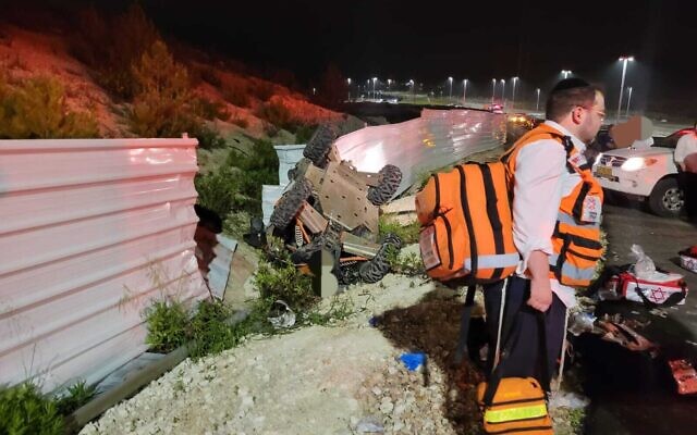 Le lieux d'un accident de quad, à Ramat Beit Shemesh, le 10 avril 2023. (Crédit : United Hatzalah) Le lieux d'un accident de quad, à Ramat Beit Shemesh, le 10 avril 2023. (Crédit : United Hatzalah)
