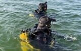 Des troupes israéliennes participant aux efforts de sauvetage dans le lac de Tibériade, sur photo non datée. (Crédit : Armée israélienne)