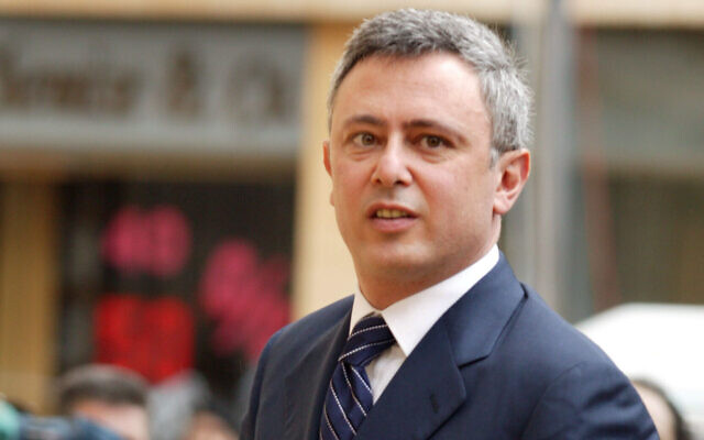 Le ministre libanais de l'intérieur, Suleiman Frangieh, arrive au parlement pour assister à une session historique le 28 février 2005 à Beyrouth. (Crédit : AFP PHOTO/HAITHAM MUSSAWI) Le ministre libanais de l'intérieur, Suleiman Frangieh, arrive au parlement pour assister à une session historique le 28 février 2005 à Beyrouth. (Crédit : AFP PHOTO/HAITHAM MUSSAWI)