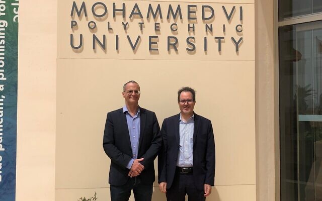 Le fondateur de Halman-Aldubi Technologies Rony Halman, à gauche, et Lamfeddal Kouisni, gestionnaire de projet à l'université polytechnique Mohammed VI (UM6P) (Autorisation) Le fondateur de Halman-Aldubi Technologies Rony Halman, à gauche, et Lamfeddal Kouisni, gestionnaire de projet à l'université polytechnique Mohammed VI (UM6P) (Autorisation)