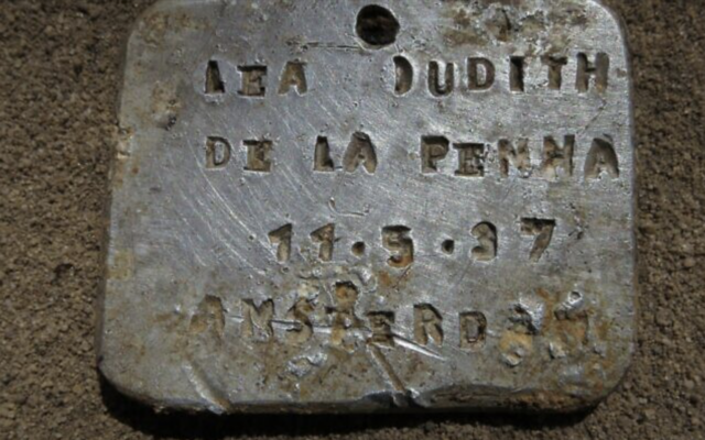 L'étiquette d'une enfant juive néerlandaise assassinée à Sobibor. (Crédit : Gary Hochman)