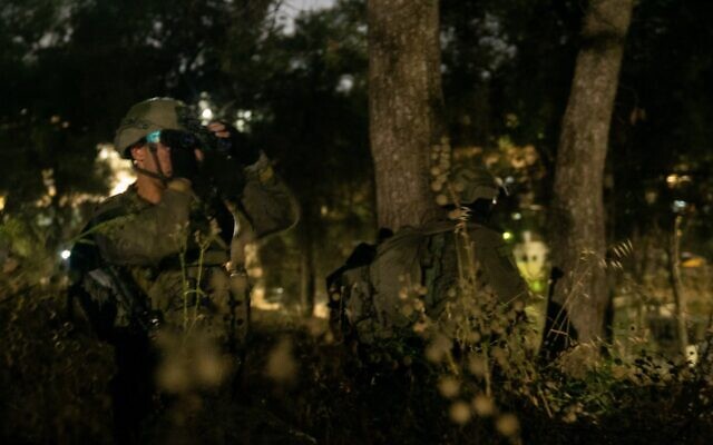 Des troupes israéliennes opérant en Cisjordanie, le 24 mai 2023. (Crédit : Armée israélienne) Des troupes israéliennes opérant en Cisjordanie, le 24 mai 2023. (Crédit : Armée israélienne)