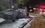 Illustration : La scène d’une explosion de voiture à Kiryat Bialik le 1er mai 2023. (Crédit : Services d’incendie et de secours israéliens)