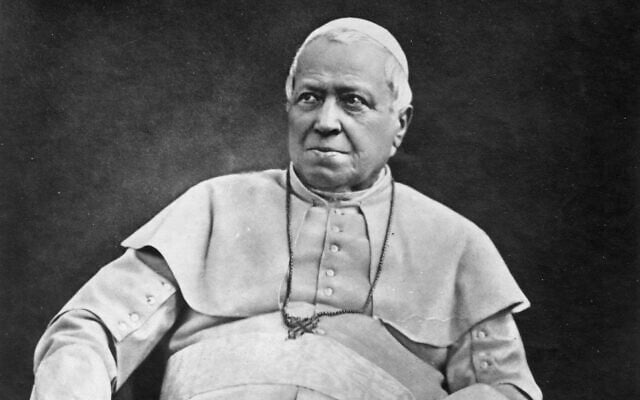 Le Pape Pie IX photographié au Vatican par Adolphe Braun en commémoration de son 83e anniversaire. (Domaine public)