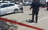 La police sur les lieux d'une fusillade mortelle dans la ville méridionale de Tel Sheva, le 3 mai 2023. (Crédit : Police israélienne)