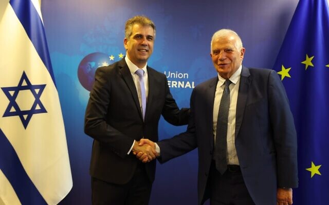 Le ministre des Affaires étrangères Eli Cohen, à gauche, et son homologue de l'UE Josep Borrell, à Bruxelles, en Belgique, le 2 mai 2023. (Crédit : Johanna Géron/Ambassade d'Israël à Bruxelles) Le ministre des Affaires étrangères Eli Cohen, à gauche, et son homologue de l'UE Josep Borrell, à Bruxelles, en Belgique, le 2 mai 2023. (Crédit : Johanna Géron/Ambassade d'Israël à Bruxelles)