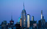 L'Empire State Building, à New York, le 14 novembre 2022. (Crédit : AP Photo/Julia Nikhinson/Dossier)