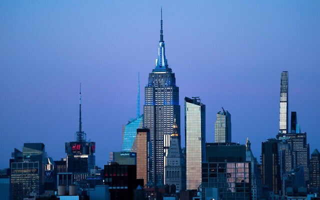 L'Empire State Building, à New York, le 14 novembre 2022. (Crédit : AP Photo/Julia Nikhinson/Dossier) L'Empire State Building, à New York, le 14 novembre 2022. (Crédit : AP Photo/Julia Nikhinson/Dossier)
