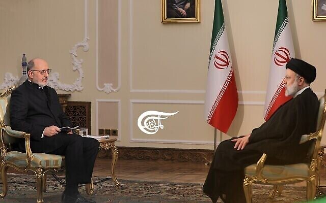 Le président iranien Ebrahim Raisi s’entretient avec l’organe de presse libanais pro-Hezbollah Al Mayadeen dans une interview diffusée le 2 mai 2023 (Capture d’écran) Le président iranien Ebrahim Raisi s’entretient avec l’organe de presse libanais pro-Hezbollah Al Mayadeen dans une interview diffusée le 2 mai 2023 (Capture d’écran)