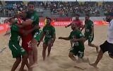 Les joueurs du club "Falfala" Kfar Qassem BS célèbrent leur victoire lors de la Coupe des vainqueurs de l'Euro 2023 à Nazaré, au Portugal, le 18 juin 2023. (Crédit : Capture d'écran : Instagram ; utilisé conformément à l'article 27a de la loi sur le droit d'auteur)
