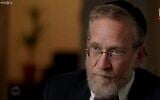 Le député du parti Yahadout HaTorah, Yitzhak Pindrus, donne une interview le 20 juin 2023. (Crédit : Capture d'écran/Douzième chaîne ; utilisé conformément à la clause 27a de la loi sur le droit d'auteur)