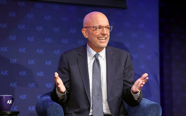 Ted Deutch, PDG de l'AJC, s'exprimant lors du Forum mondial de l'AJC, à New York, en juin 2022. (Autorisation) Ted Deutch, PDG de l'AJC, s'exprimant lors du Forum mondial de l'AJC, à New York, en juin 2022. (Autorisation)
