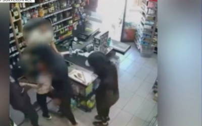 Agression d’un jeune homme juif qui portait une kippa, le 1er juin 2023 à Pantin. (Crédit : capture d’écran de la vidéo-surveillance diffusée sur les réseaux sociaux)