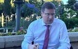Gergely Gulyas, haut-conseiller du Premier ministre Viktor Orban en Hongrie, lors d'une interview à Jérusalem, le 14 juin 2023. (Crédit : Lazar Berman/Times of Israel)