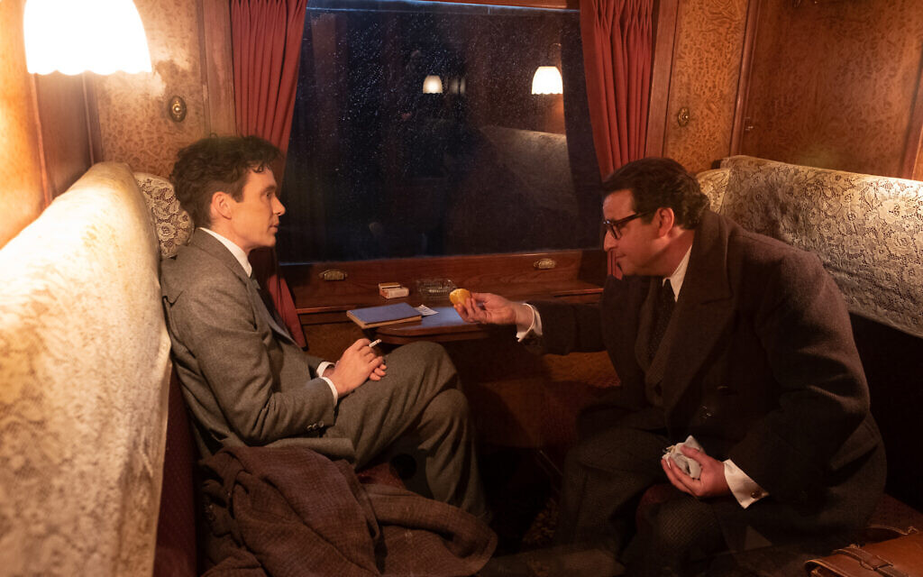 Cillian Murphy joue le rôle de J. Robert Oppenheimer et David Krumholtz celui d'Isidor Rabi dans le film "Oppenheimer" de Christopher Nolan. (Crédit : Autorisation d'Universal Studios)