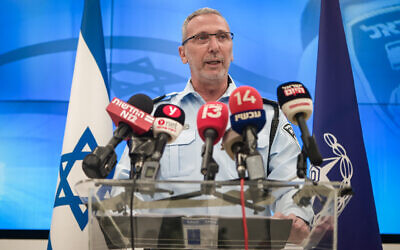 Le chef de la police de Tel Aviv, Amichaï Eshed, lors d’une conférence de presse à Tel Aviv, le 5 juillet 2023. (Crédit : Avshalom Sassoni/Flash90)