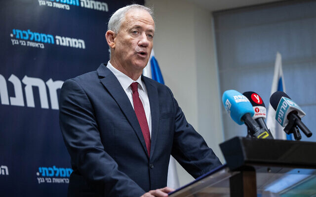 Le chef du parti HaMahane HaMamlahti, Benny Gantz, dirigeant une réunion de sa faction, à la Knesset, à Jérusalem, le 3 juillet 2023. (Crédit : Yonatan Sindel/ Flash90) Le chef du parti HaMahane HaMamlahti, Benny Gantz, dirigeant une réunion de sa faction, à la Knesset, à Jérusalem, le 3 juillet 2023. (Crédit : Yonatan Sindel/ Flash90)