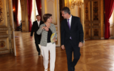 La ministre française des Affaires étrangères, Catherine Colonna, rencontrant le ministre des Affaires étrangères, Eli Cohen, à Paris, le 19 juillet 2023. (Crédit : Alan Azaria/Ambassade d'Israël en France)